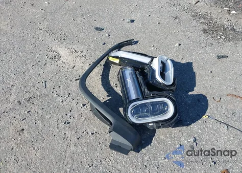 2026 Rivian R1T from USA, damaged, VIN 7FCTGBAP6TN043095